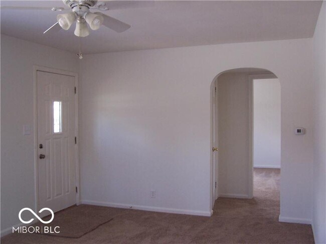 Building Photo - 2605 E Midland Rd