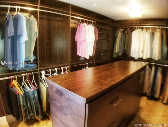 Building Photo - 18201 Collins Ave