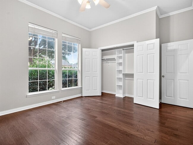 Building Photo - 1210 Forest Hills Dr