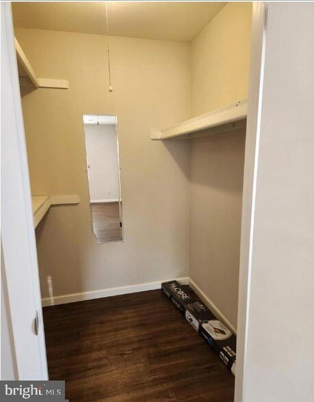 Building Photo - 2115 Woodhollow Dr