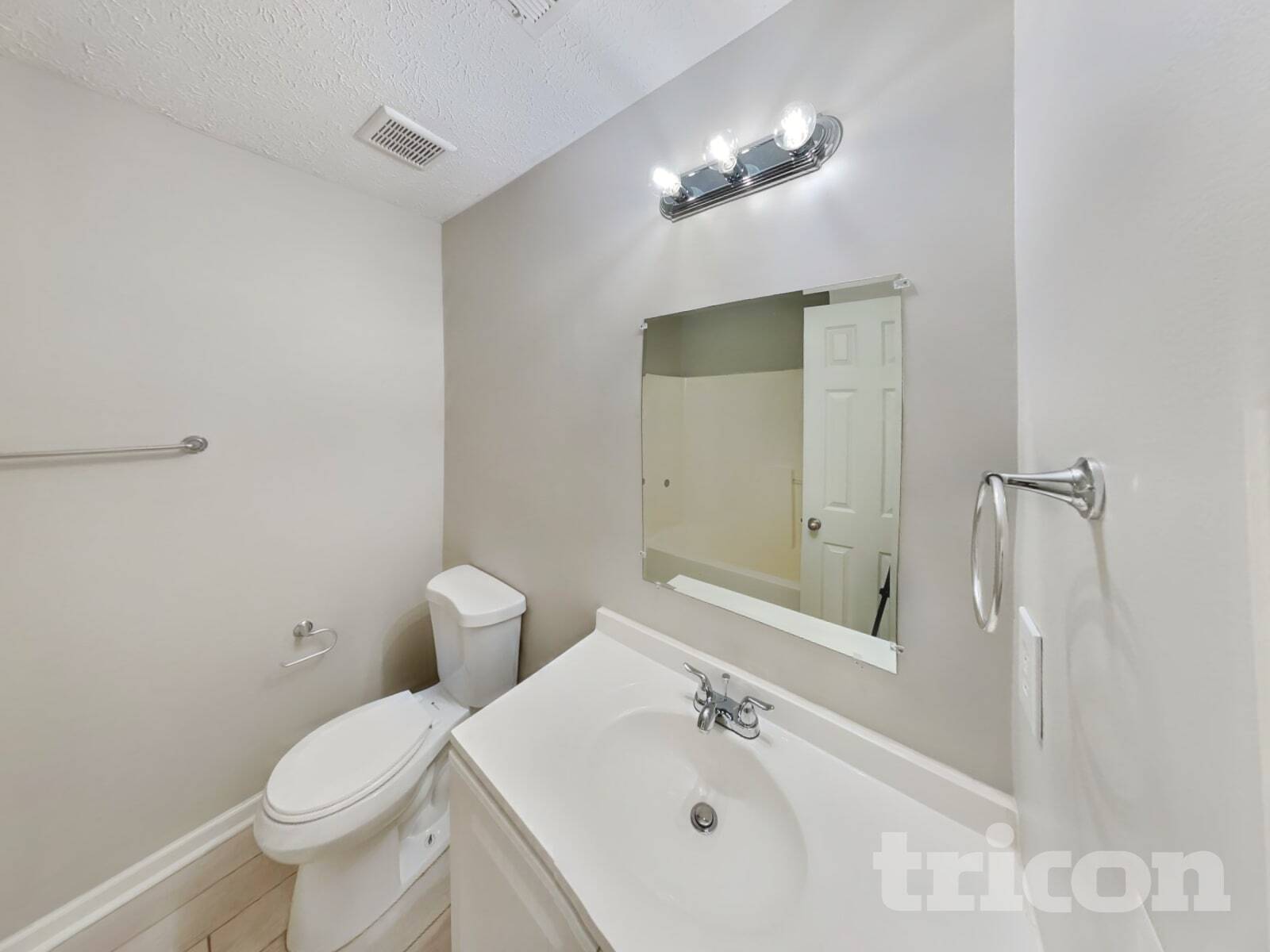 Building Photo - 4021 Deer Run Trce