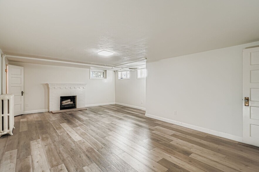 Building Photo - 1655 Jasmine St