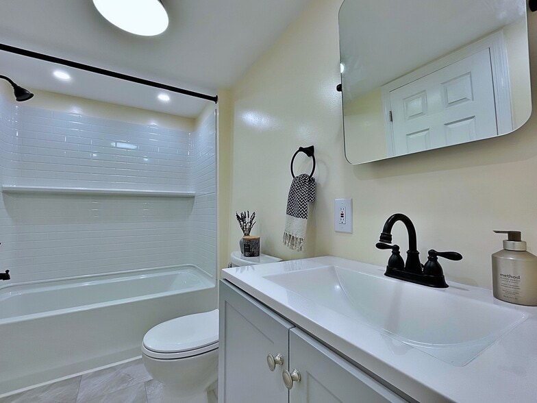 Bath - 310 Lower Creek Rd