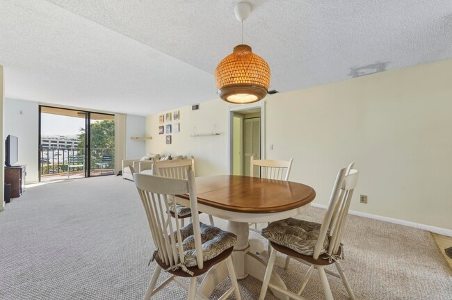 Building Photo - 890 N Federal Hwy