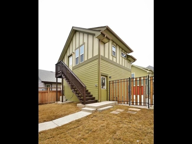 Building Photo - 912 Sugaree Ave