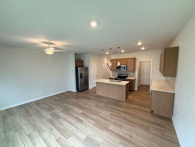 Building Photo - 3009 Kingsfield Rd