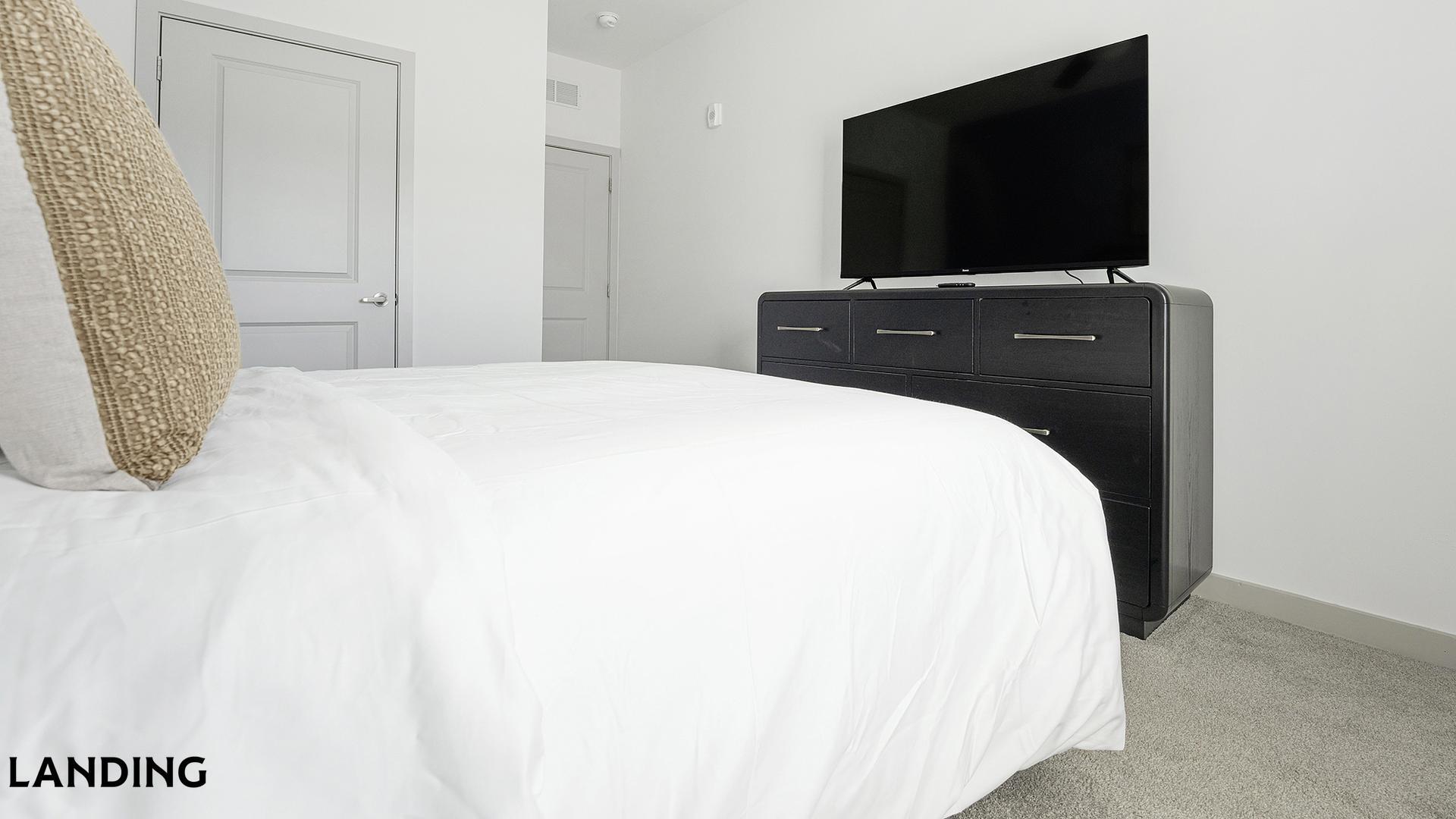 Building Photo - 6000 Front St