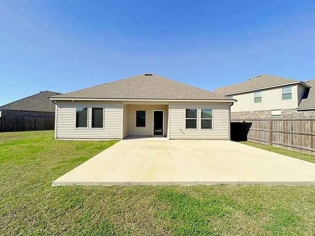 Building Photo - 13968 Malbec Ave