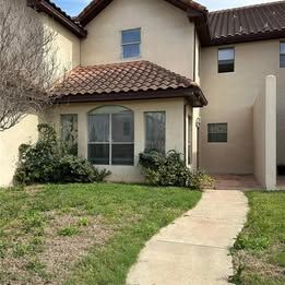 Building Photo - 704 San Angel St