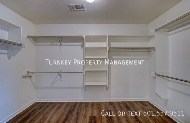 Building Photo - 13601 Stonehenge Cove