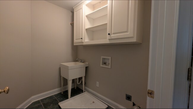 Building Photo - 527 Competition Rd