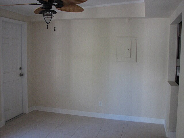 Building Photo - 717 Emma St