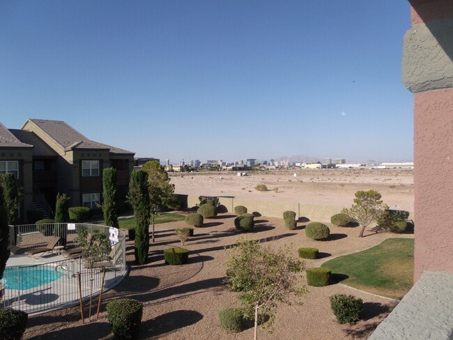 Primary Photo - Upper unit at Tuscano with Stainless and G...