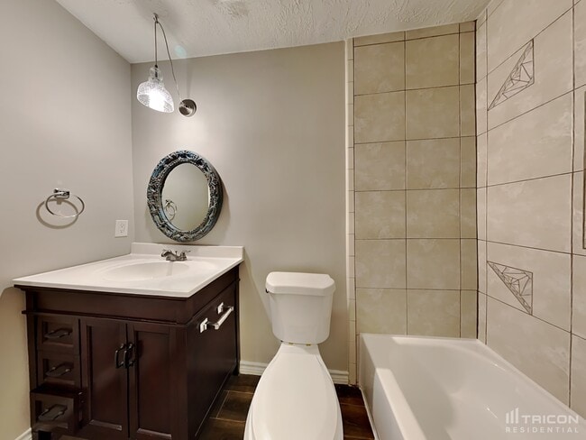 Building Photo - 15614 Fox Springs Dr