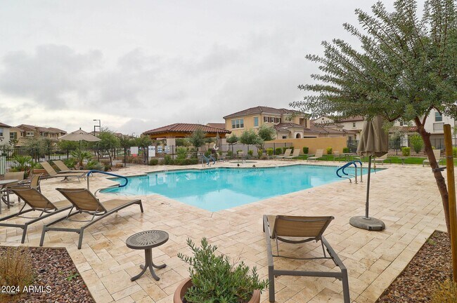 Building Photo - 4015 S Pecan Dr