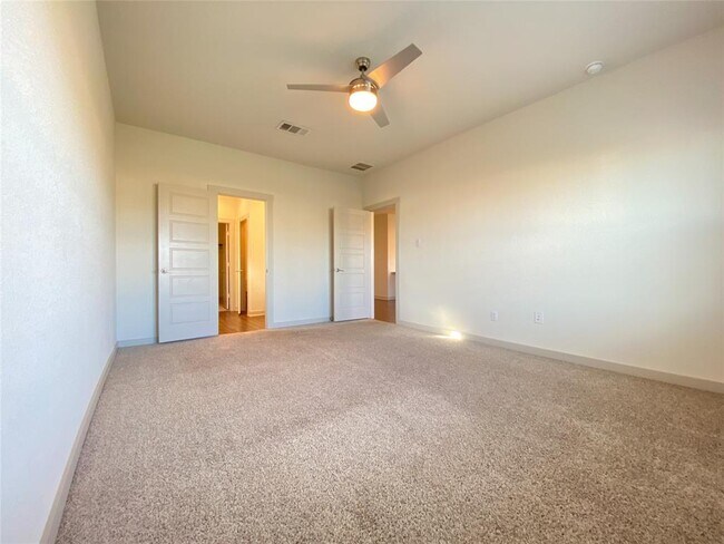 Building Photo - 5121 Vanner Path