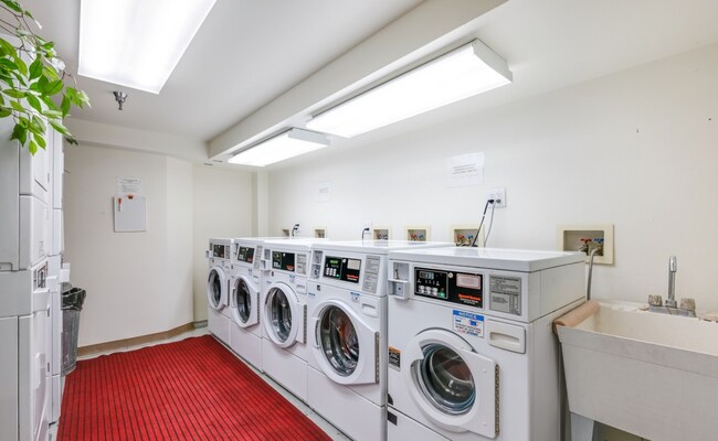 Building Photo - $500 Off First Month's Rent!!!! Charming One-Bedroom near Downtown Seattle!!!