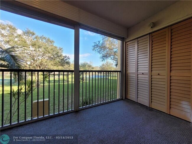Building Photo - 2027 Coral Ridge Dr