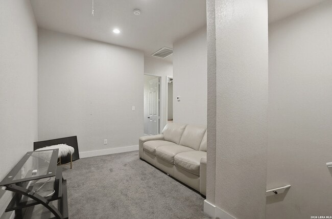 Building Photo - 164 Ave Ventana