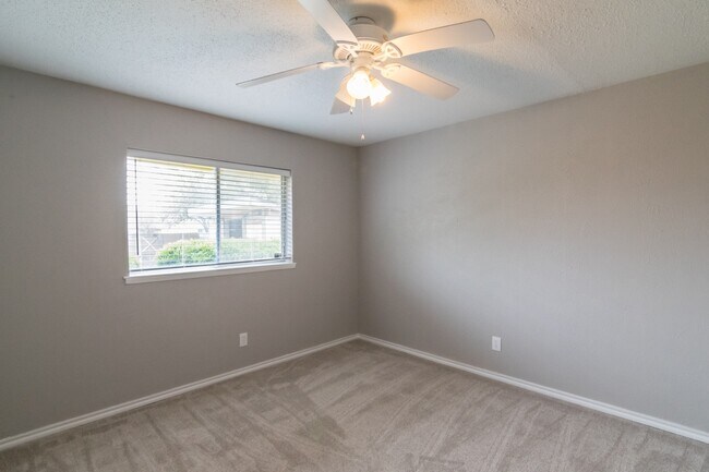 Building Photo - 5214 Spring Lake Dr