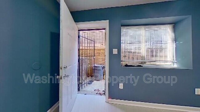 Building Photo - 3101 Southern Ave SE