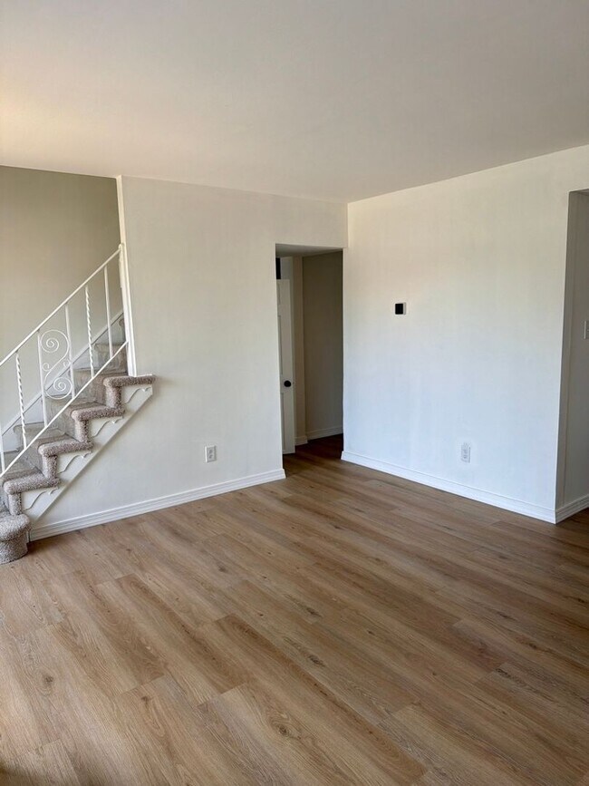Building Photo - Welcome to Stones Throw!