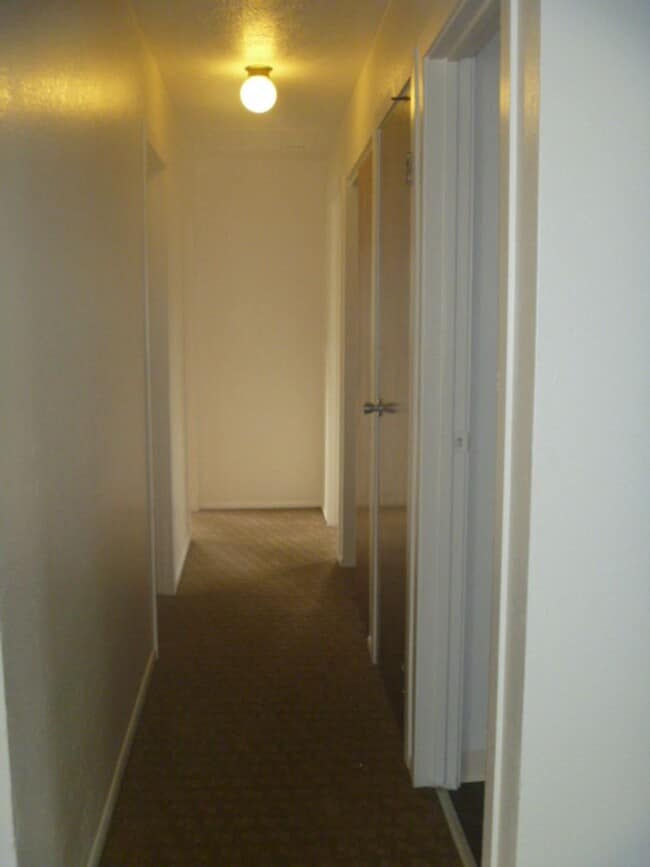 Building Photo - 3/2 $2150.00