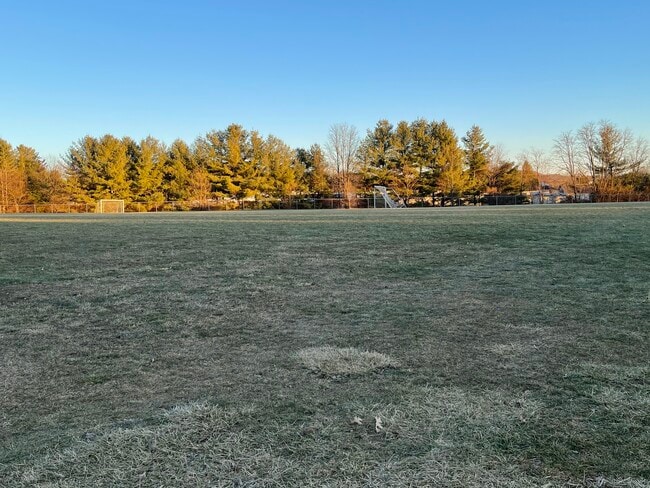 Building Photo - 200 Janie Ln