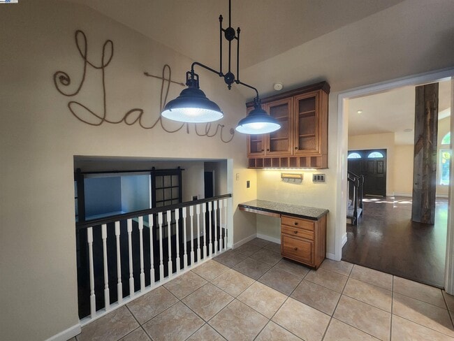 Building Photo - 1127 Mataro Ct