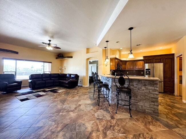 Building Photo - “Well Maintained 2-Bedroom, 2-Bathroom Home in Foothills”