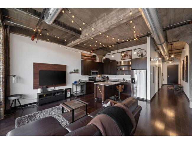 Building Photo - 618 N Washington Ave