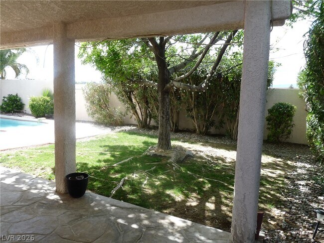 Building Photo - 7845 S Meadow Creek