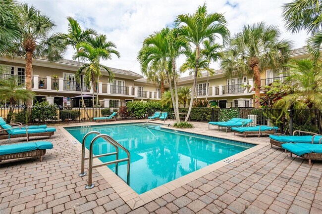 Building Photo - 1000 Palm Trail