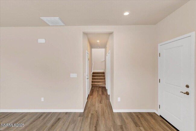 Building Photo - 916 Garden Ct