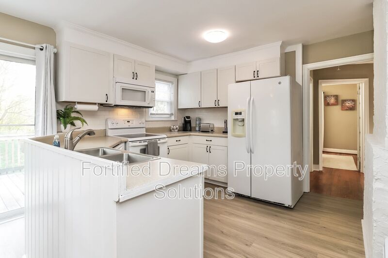 Building Photo - 2203 Maywood St