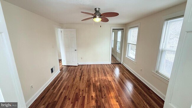 Building Photo - 470 Connecticut Ave