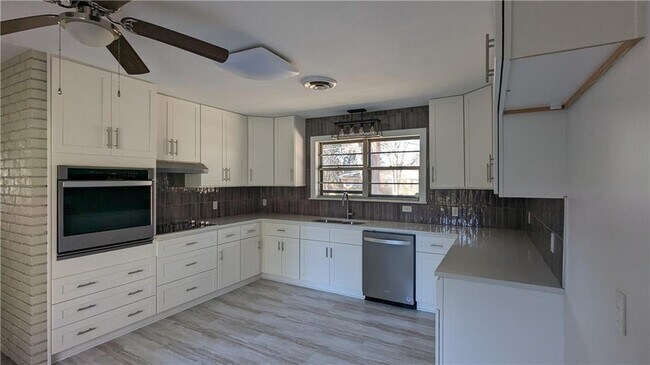 Building Photo - Charming 3-Bedroom Haven with 2 Baths and Spacious 1900 sq ft Layout in Waco!