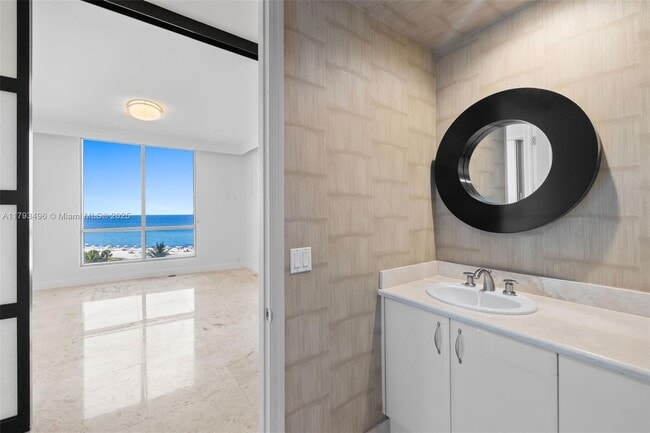 Building Photo - 5959 Collins Ave
