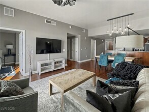 Building Photo - 150 S Las Vegas Blvd