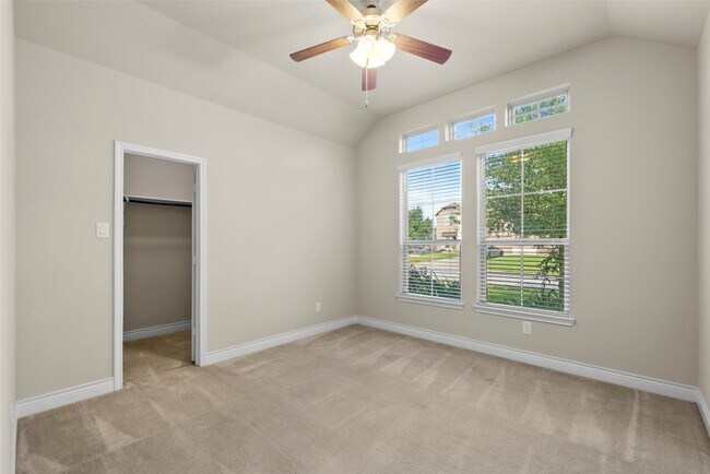 Building Photo - 5619 S Denham Ridge Ln