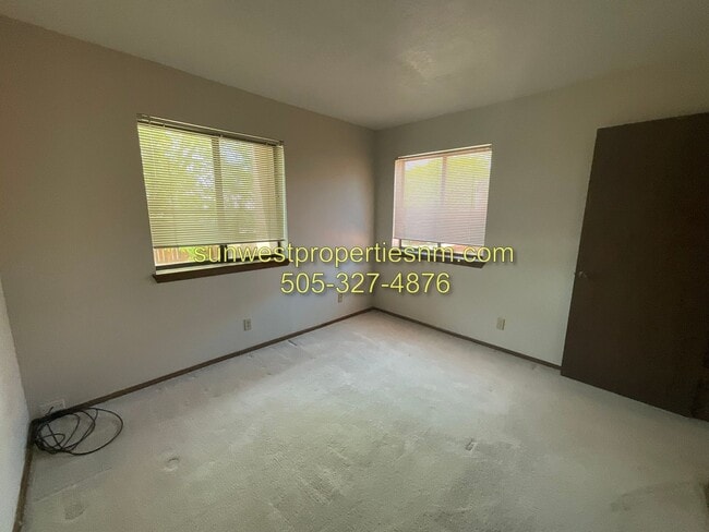 Building Photo - 2 bed Condo in Country Club Villas