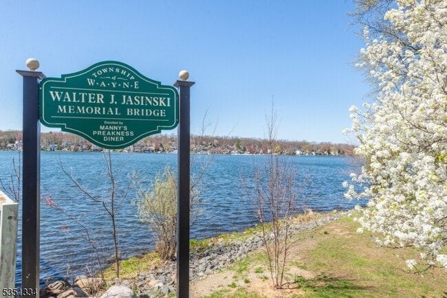 Building Photo - 53 Laurel Dr