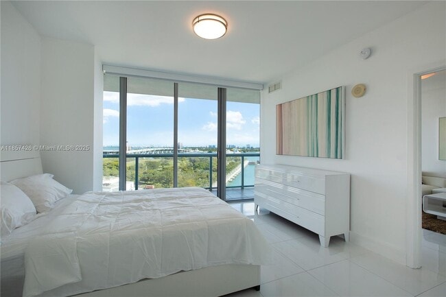 Building Photo - 888 Biscayne Blvd