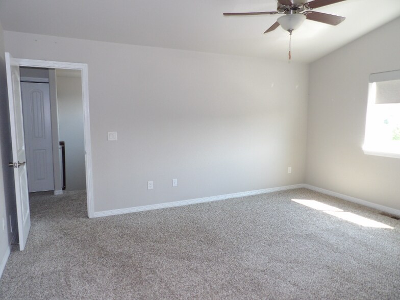 Building Photo - 10032 Castor Dr