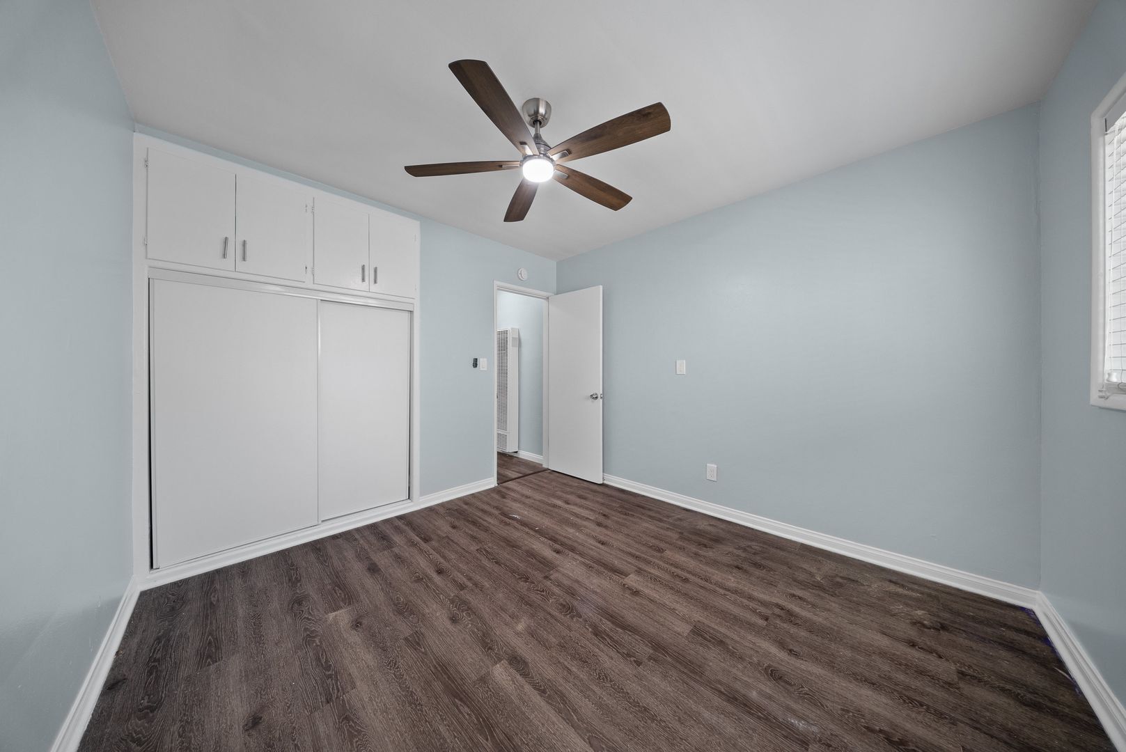 Building Photo - 1577 Pine Ave