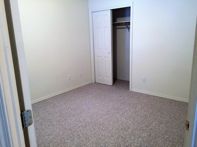 Building Photo - 2305 W Woodin Ave