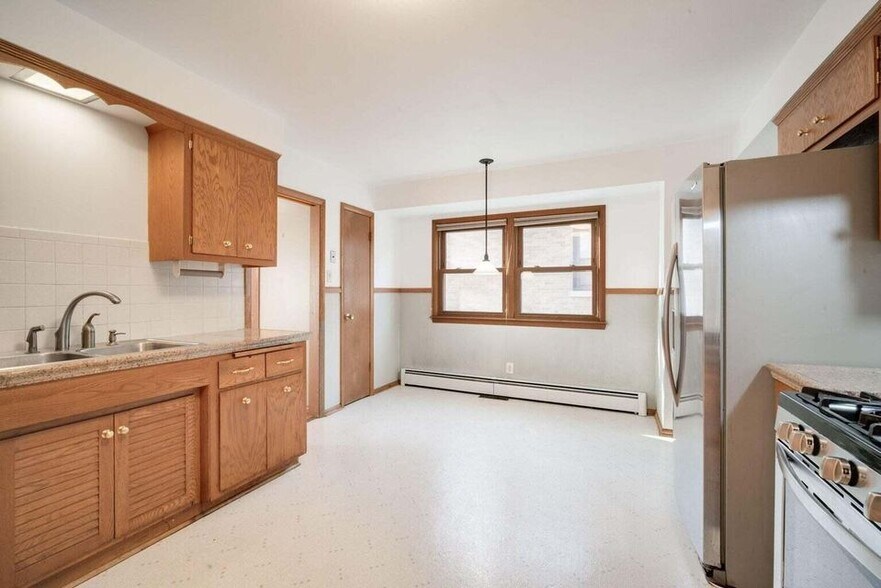 Building Photo - 4321 N 99th St