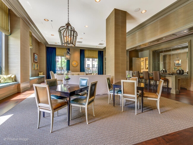 Building Photo - 2550 N Lakeview Ave