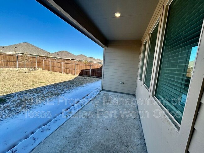 Building Photo - 2113 Donker Dr