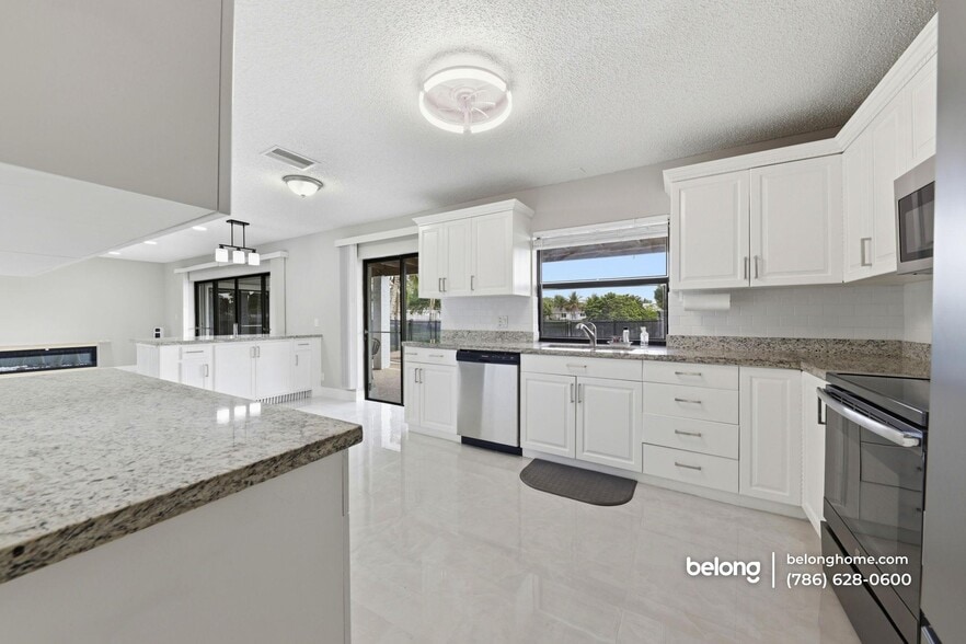 Building Photo - 9460 NW 16th St